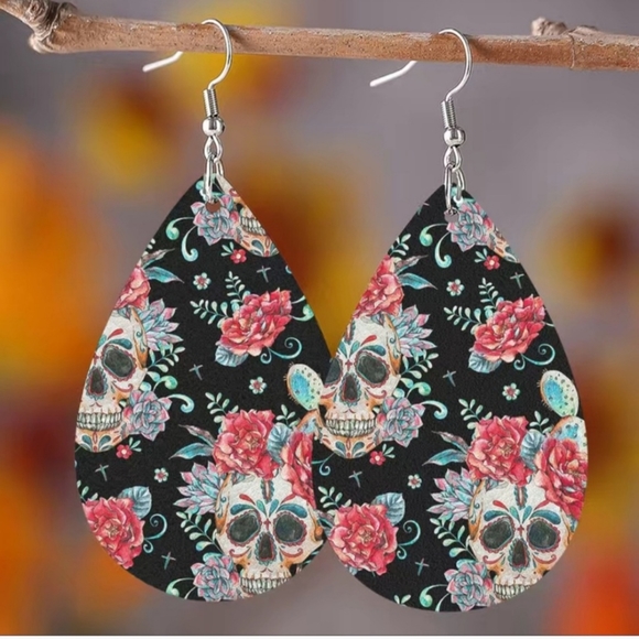 Sugar Skull Leather Earrings - Picture 4 of 4